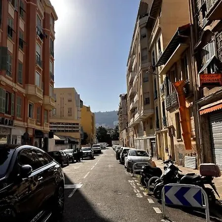 Lovely 2 Bedroom In With Balcony Nizza