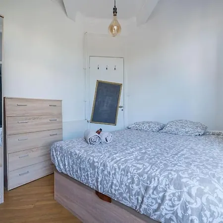 Apartment Lovely 2 Bedroom In With Balcony