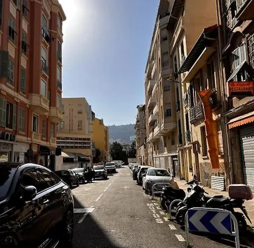 Lovely 2 Bedroom In With Balcony Nizza