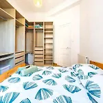 Lovely 2 Bedroom In With Balcony ニース