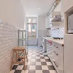 Apartamento Lovely 2 Bedroom In With Balcony *