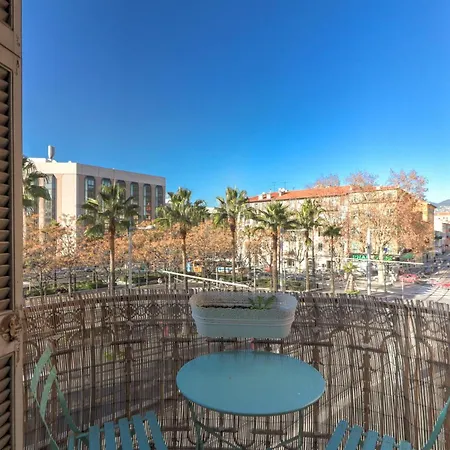 Appartement Lovely 2 Bedroom In With Balcony Nice