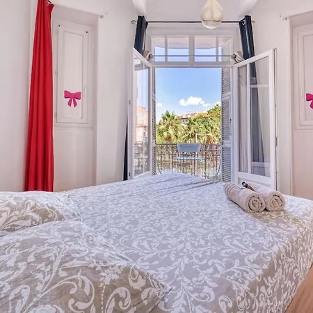 Lovely 2 Bedroom In With Balcony Ницца