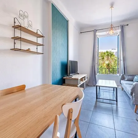 Lovely 2 Bedroom In With Balcony Ницца