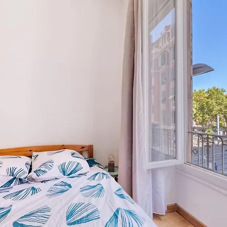 Lovely 2 Bedroom In With Balcony * Ницца
