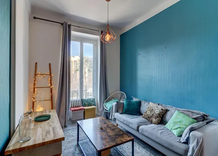 Lovely 2 Bedroom In With Balcony