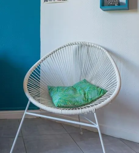 Appartement Lovely 2 Bedroom In With Balcony