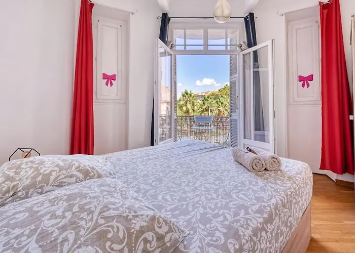 Lovely 2 Bedroom In With Balcony Nice