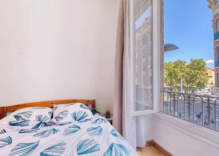 Lovely 2 Bedroom In With Balcony * Nice